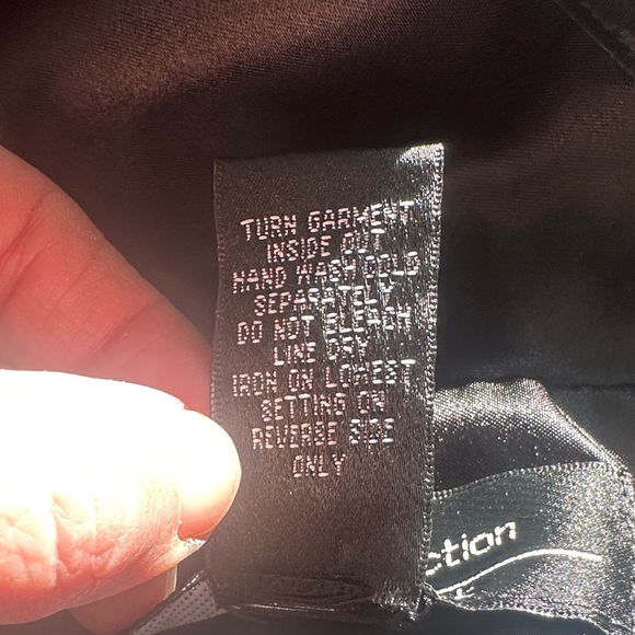 Elegant Black Floral Dress - Picture 16 of 16